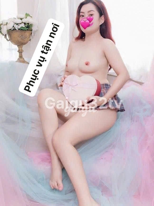 BĂNG BĂNG gái new vú to bím múp nhiều nước mời AE húp
