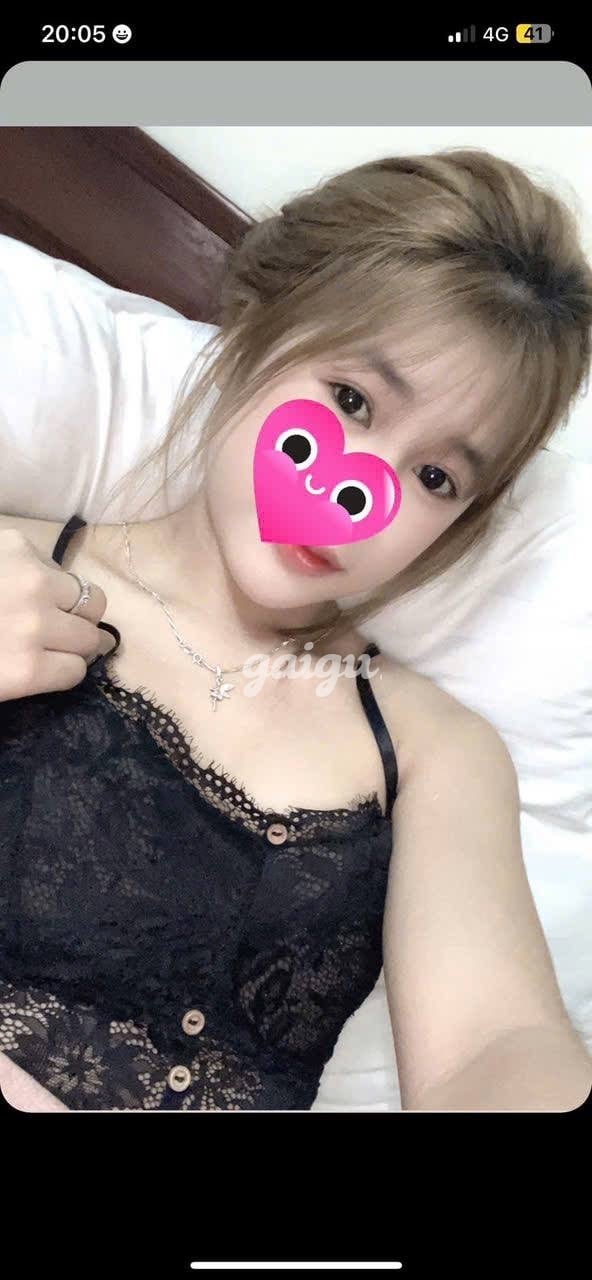 Diệu Linh- bé thỏ trắng mới lớn , xinh tươi ngon!