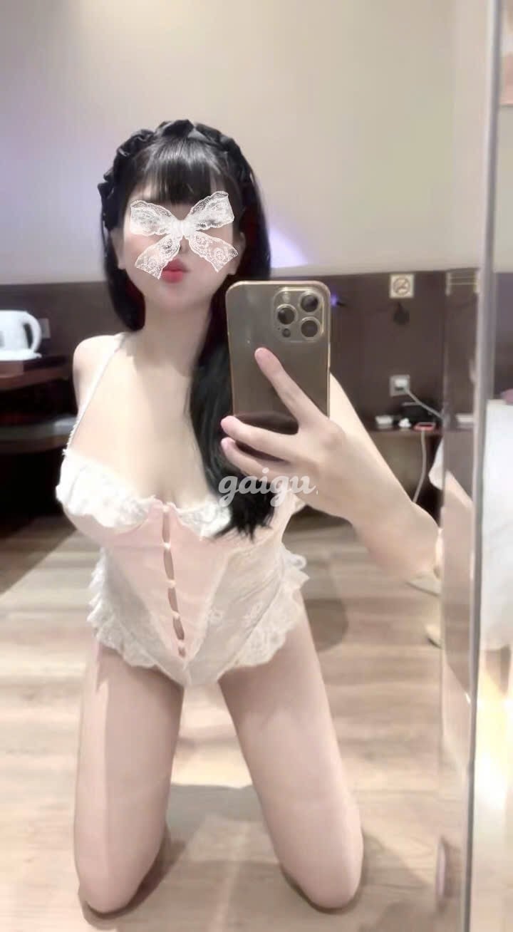 Tú Anh – Hàng mới ngực siêu to