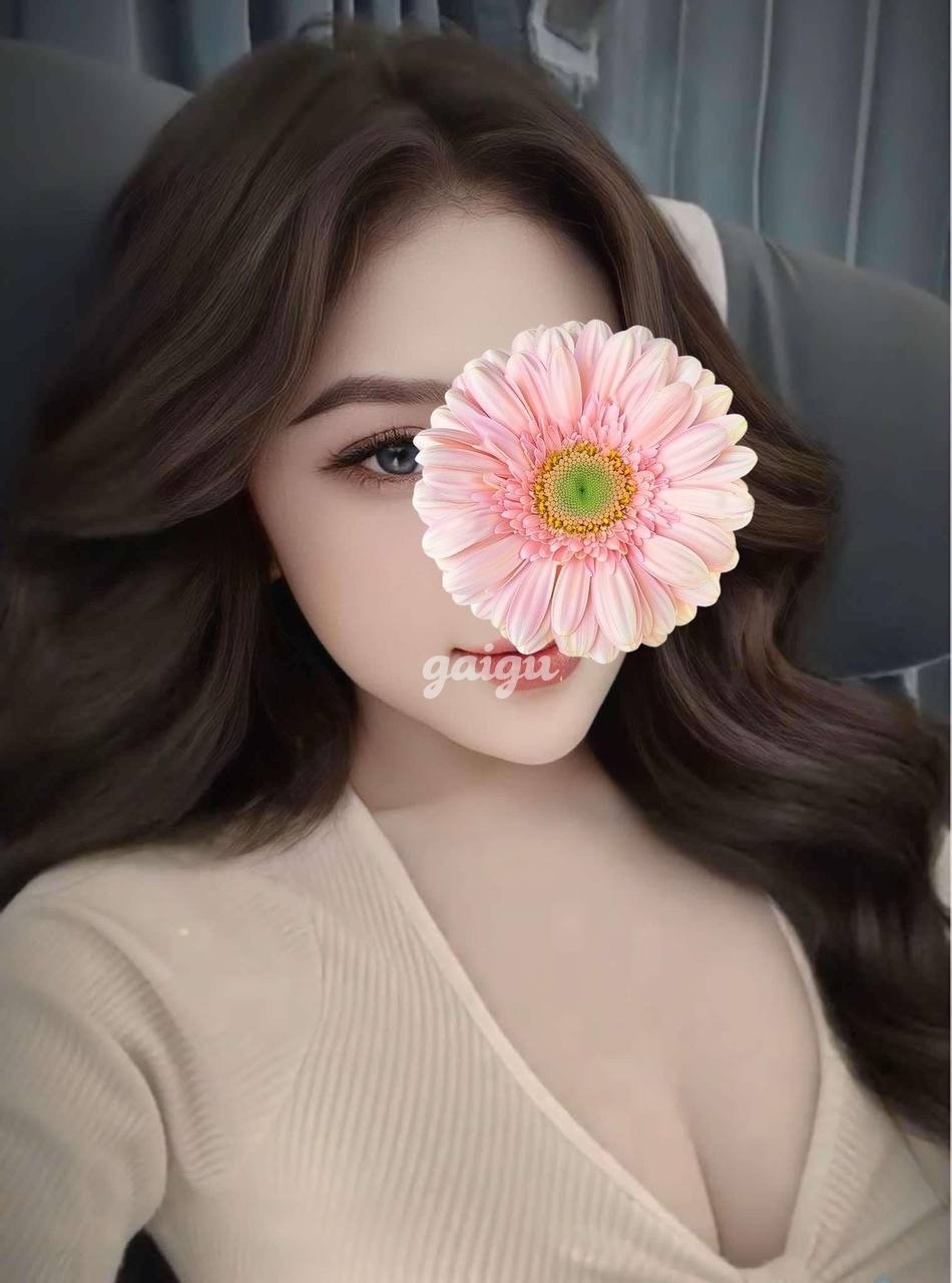-LyLy – xinh đẹp chiều khách