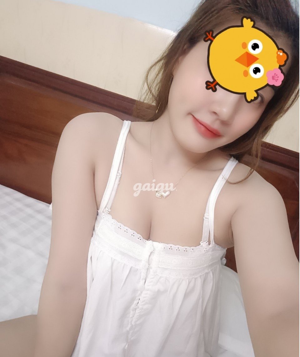 Bé Duyên xinh xắn Cực Phẩm bú cu lút cán Chân dài bắn tinh như phim Mỹ