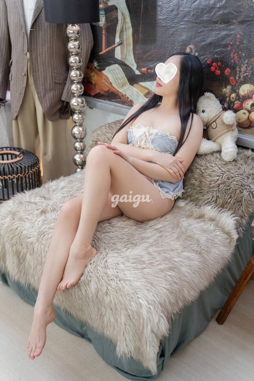 Yến Nhi – 97 Cực Xinh Trắng Mịn
