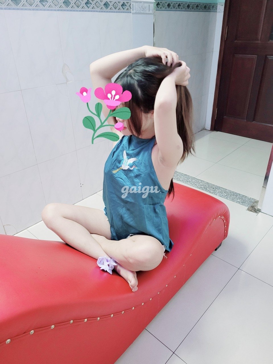 Non tơ ngày đầu vào đời.